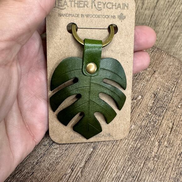 Leather Purse Charm  Monstera Keychain Genuine Leather Crossbody NEW - Picture 3 of 3